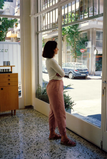 An_Herb_Shop_in_Athens_EvanngeliaKoutsovoulou_01-1600x2360