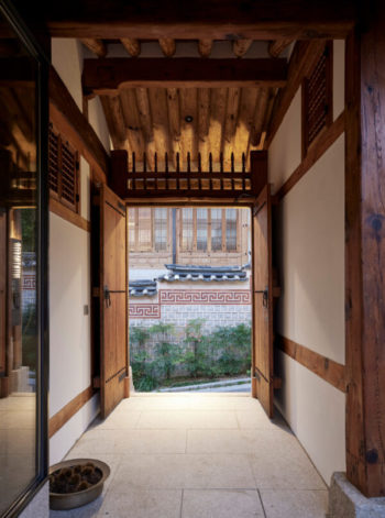 SeoulCityGuide_04-aspect-ratio-29-39-600x807